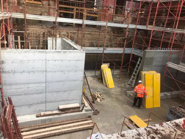 Opere strutturali in un cantiere C.D.S.