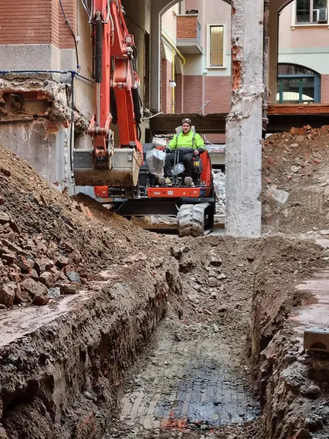 Scavi e movimento terra in un cantiere C.D.S.