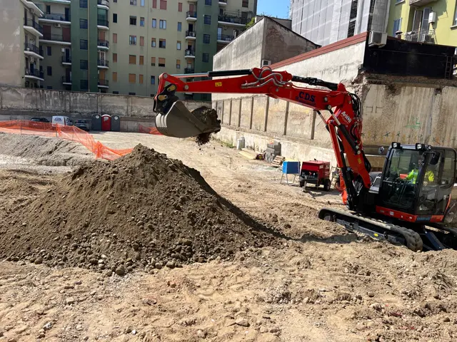 Scavi e movimento terra in un cantiere C.D.S.