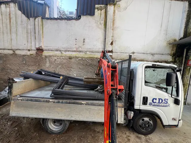 Mezzi del parco macchine C.D.S. in cantiere