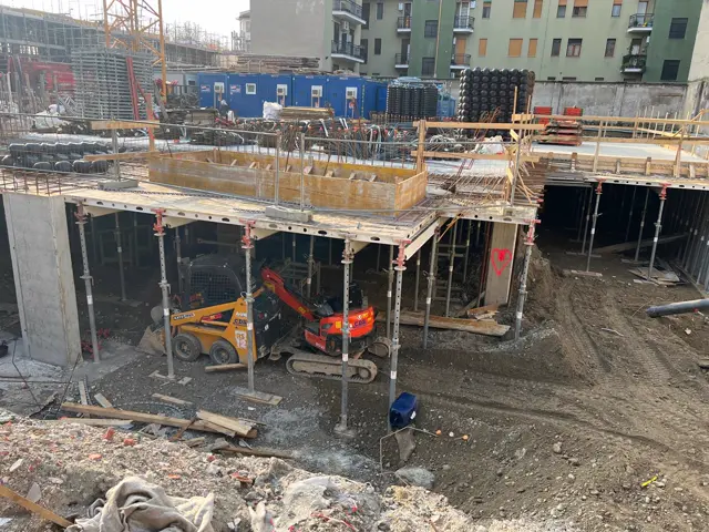 Opere strutturali in un cantiere C.D.S.